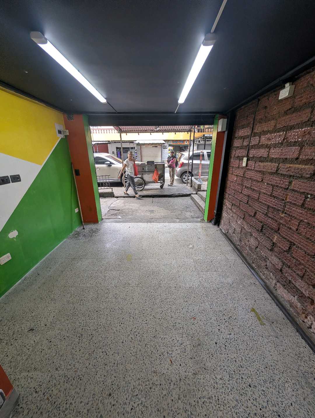 Arriendo local en el parque de la milagrosa