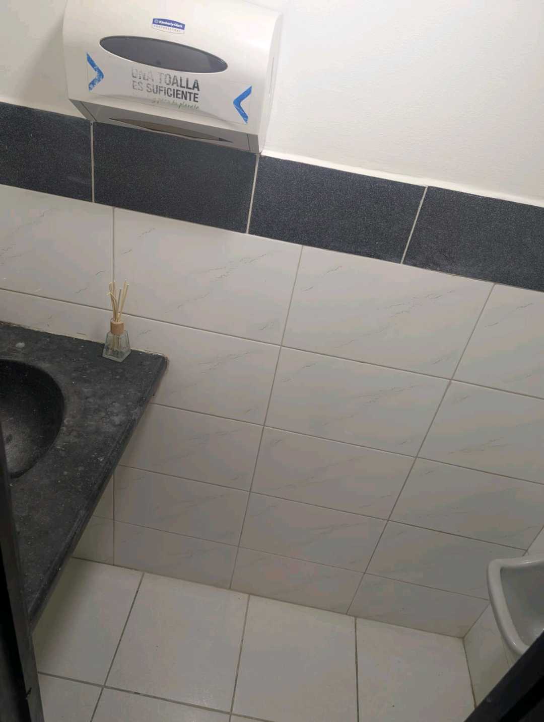 Arriendo local en laureles