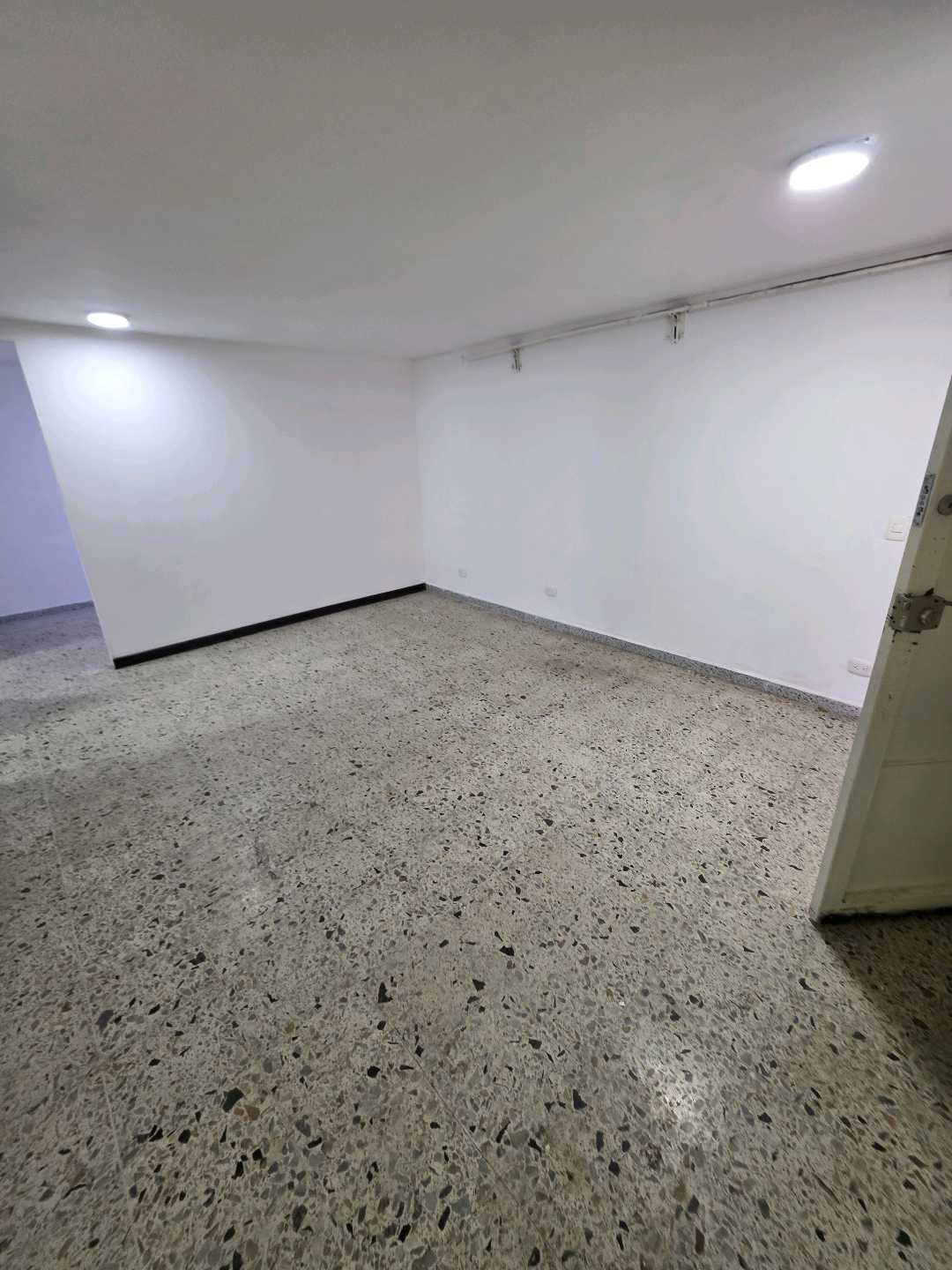 Arriendo local floresta