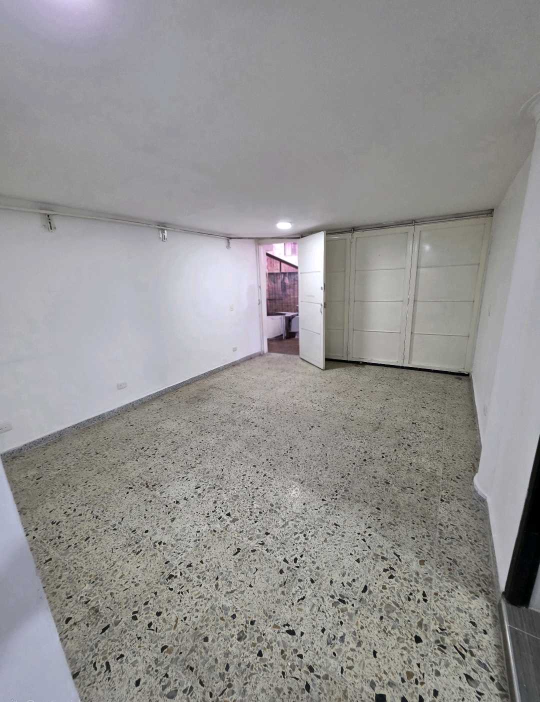 Arriendo local floresta