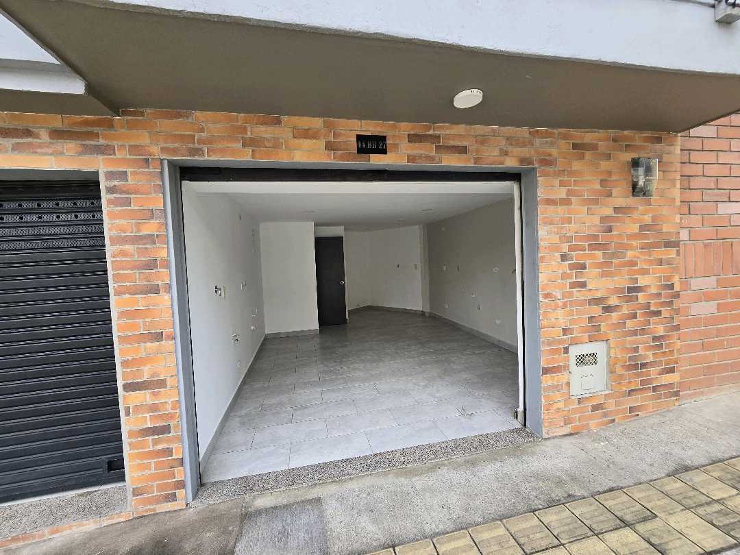 Arriendo local la América