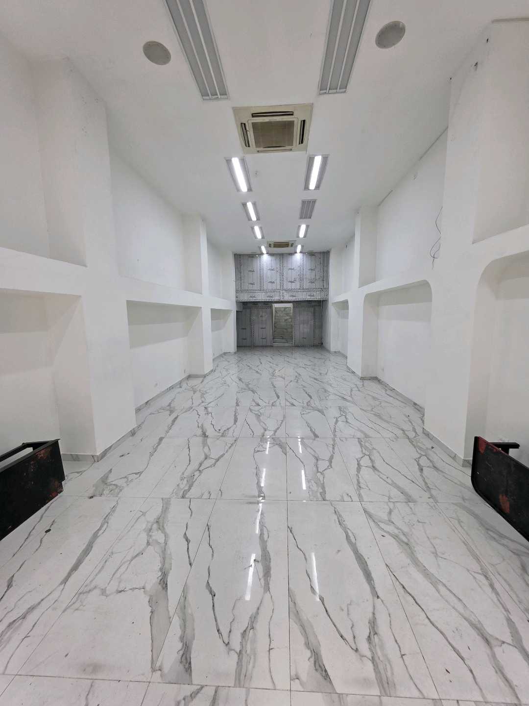 Arriendo local la candelaria