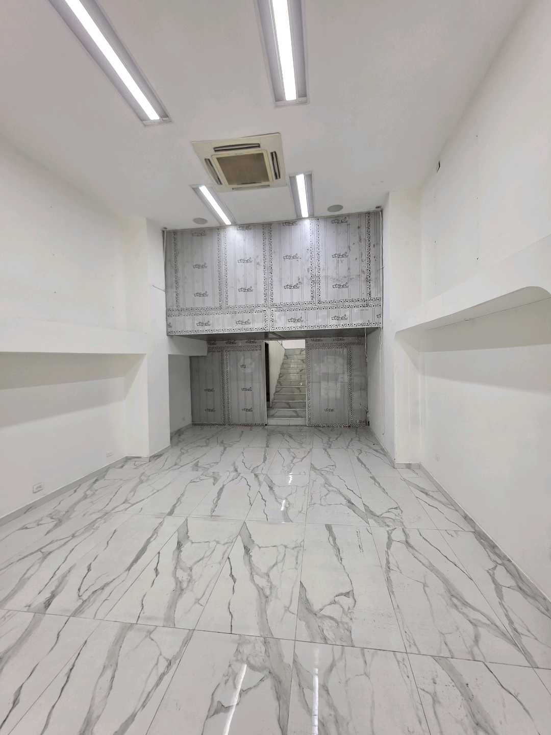 Arriendo local la candelaria