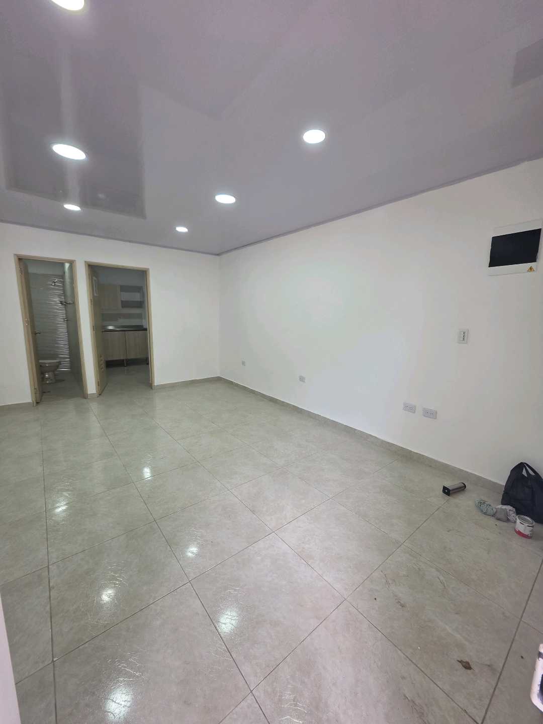Arriendo local la floresta