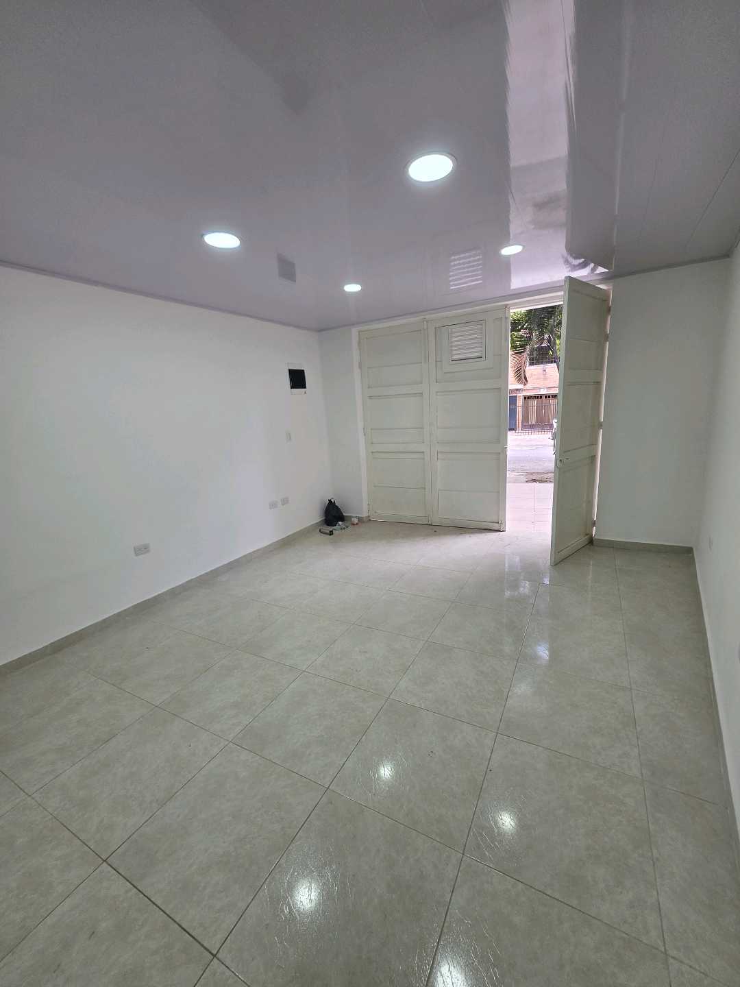 Arriendo local la floresta