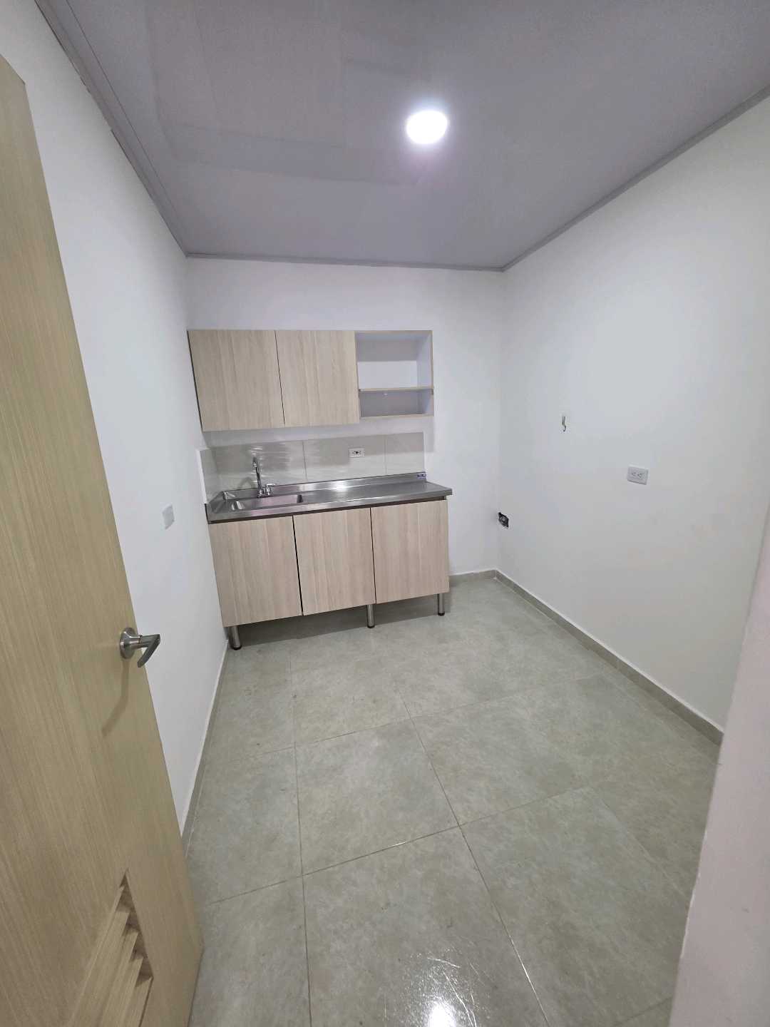 Arriendo local la floresta