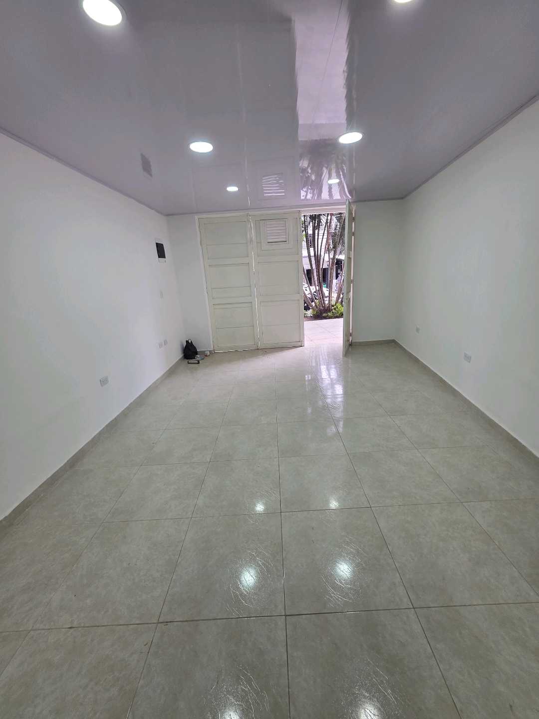 Arriendo local la floresta
