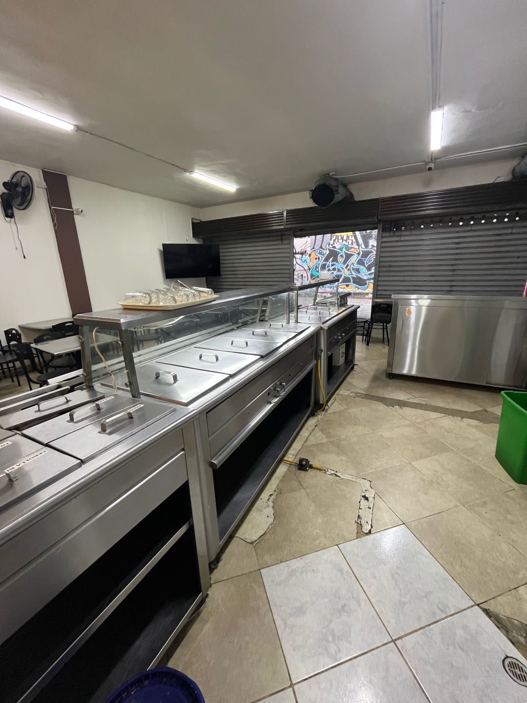 Arriendo local. Sector Colores