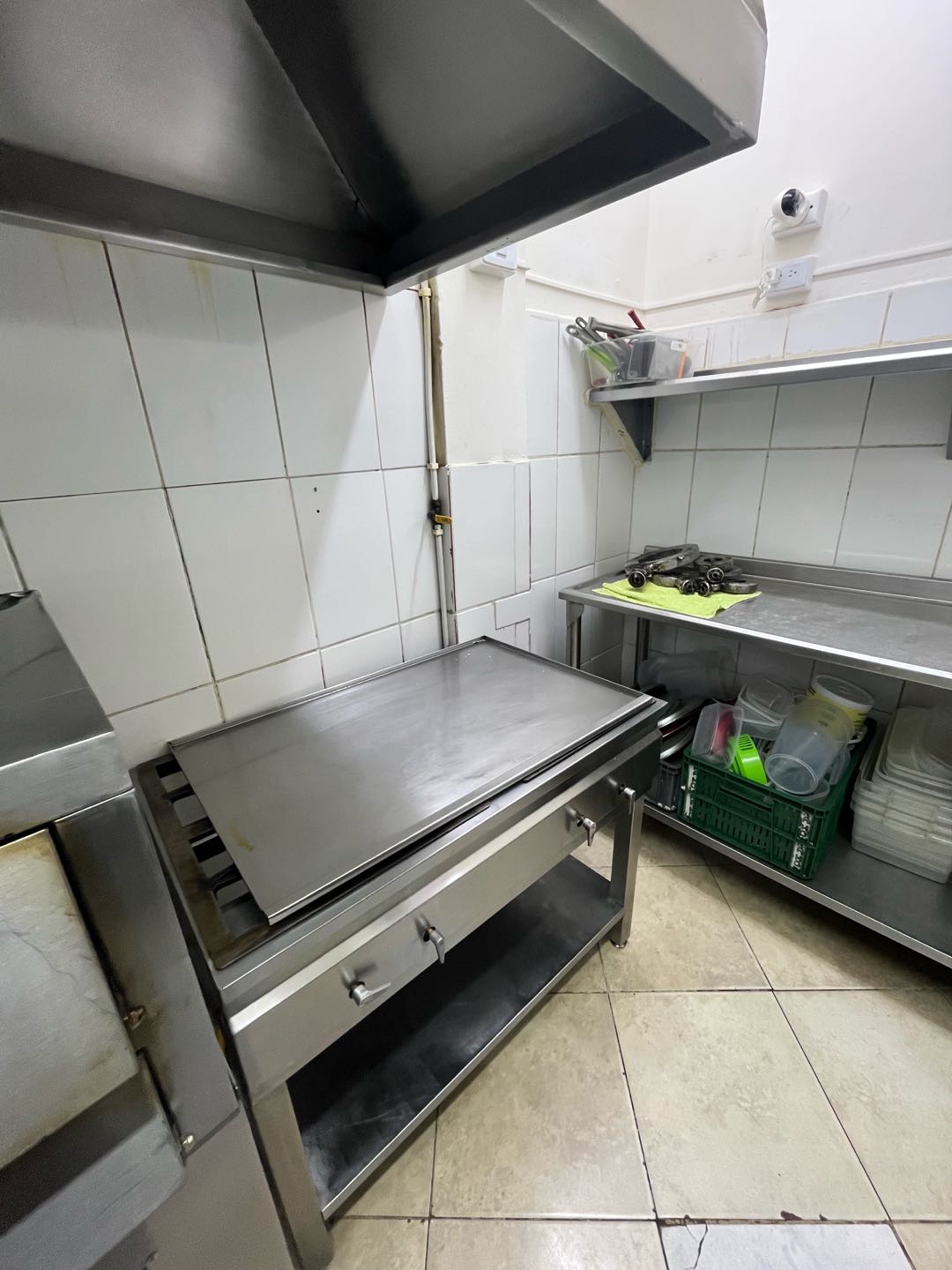 Arriendo local. Sector Colores