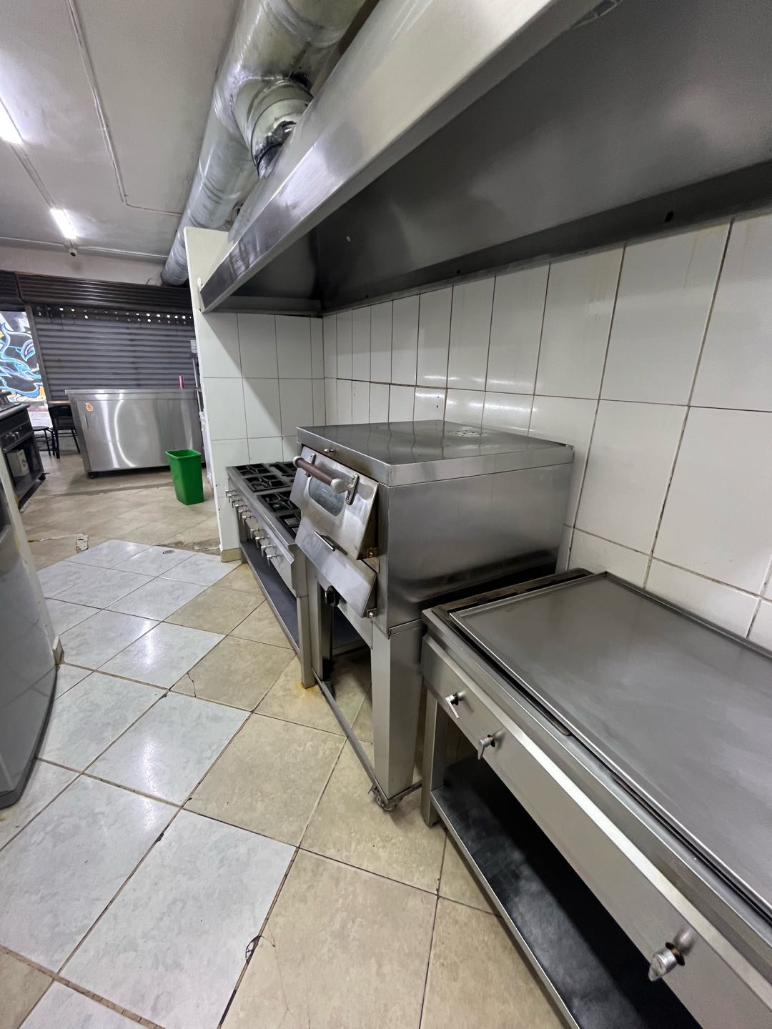 Arriendo local. Sector Colores