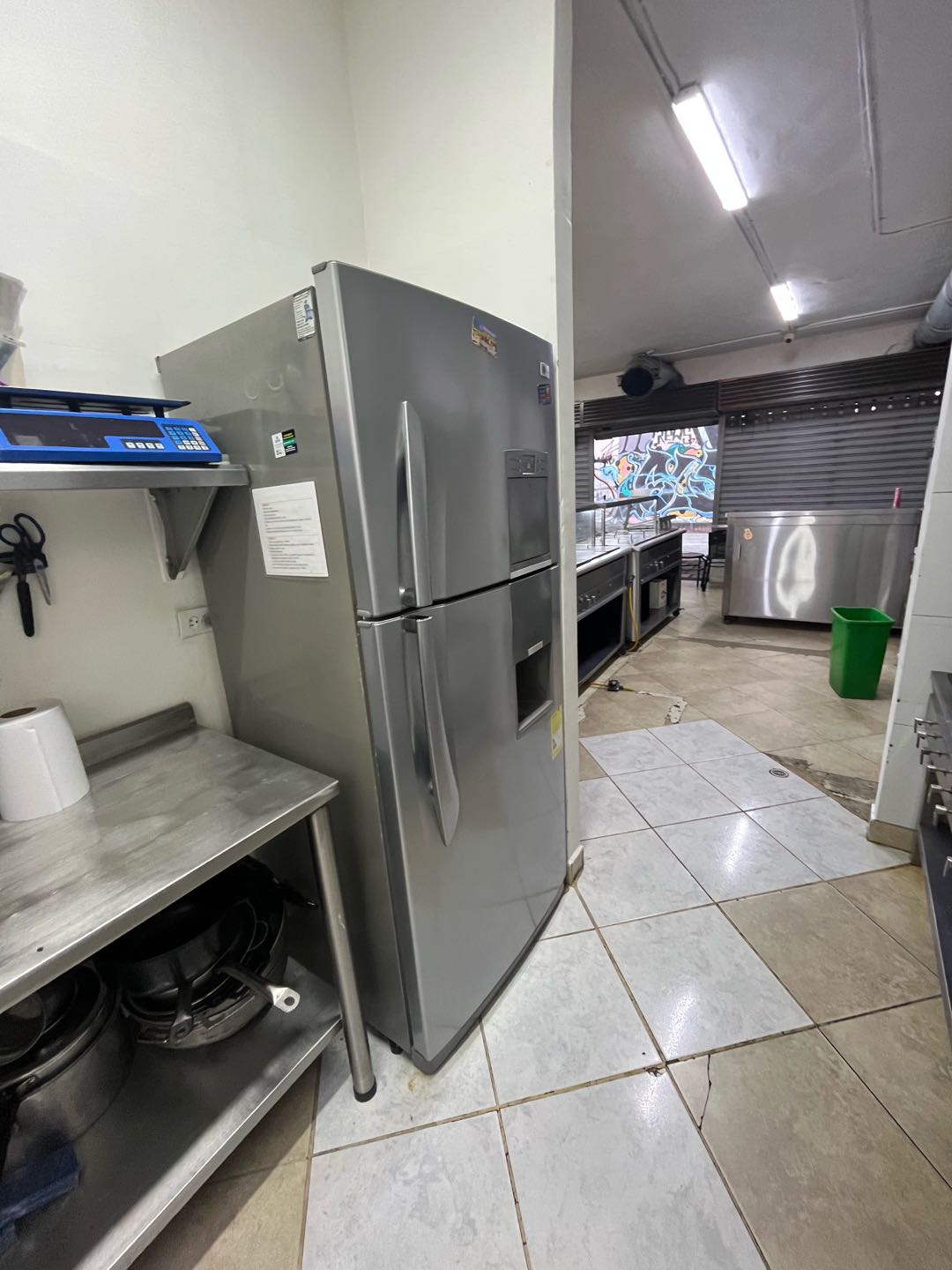 Arriendo local. Sector Colores