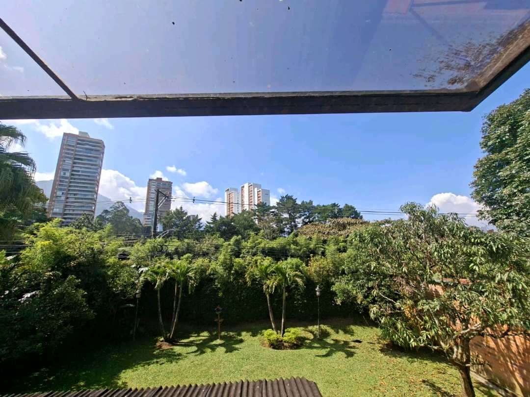 Arriendo mansión Poblado 17 cerca al tesoro