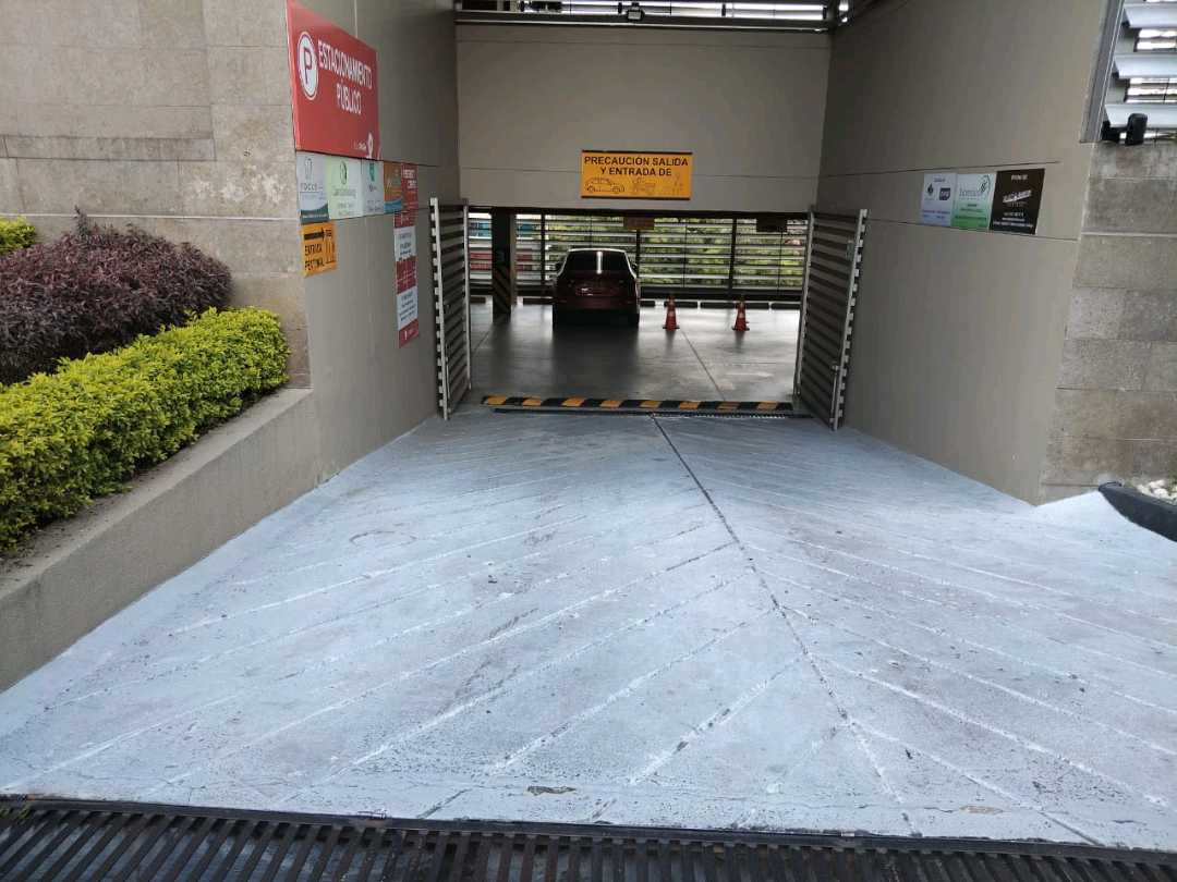 Arriendo oficina Milla de Oro Poblado