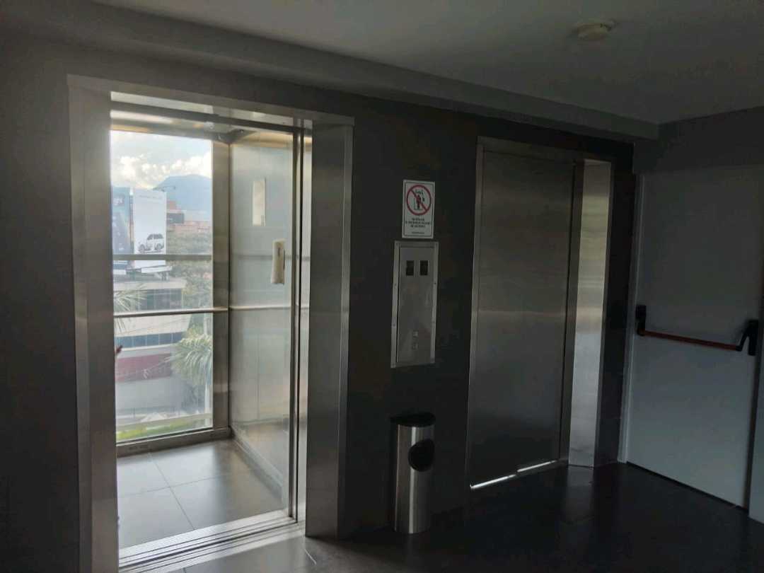 Arriendo oficina Milla de Oro Poblado