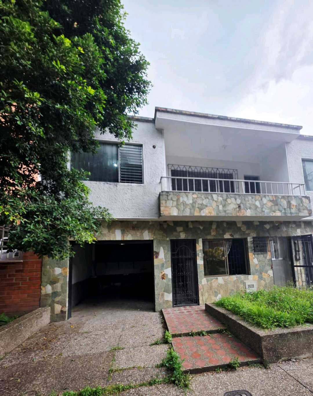 Arriendo casa comercial sector velodromo