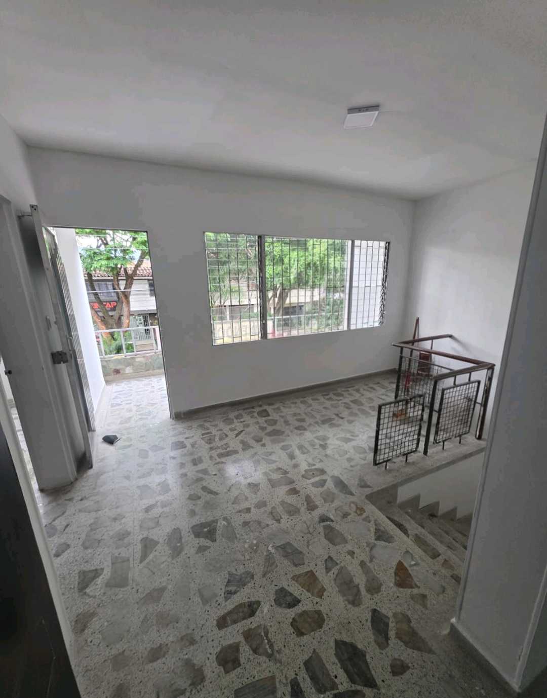 Arriendo casa comercial sector velodromo