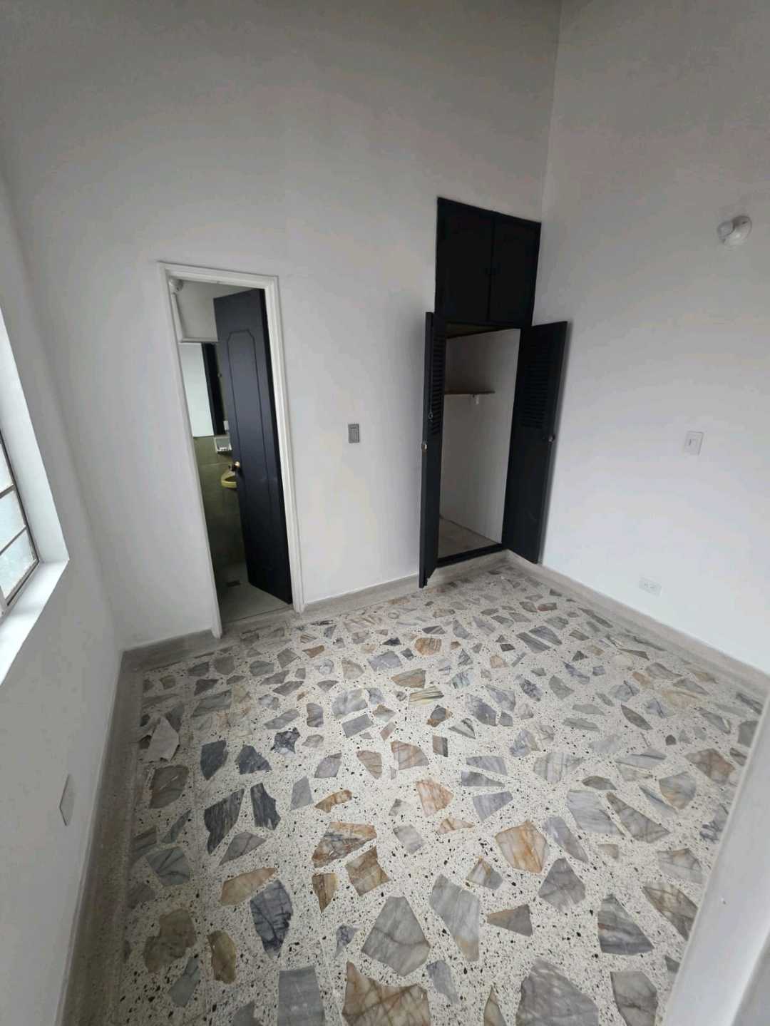 Arriendo casa comercial sector velodromo