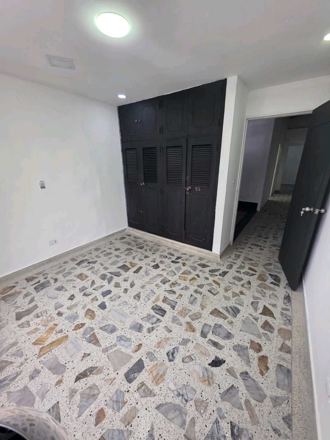 Arriendo casa comercial sector velodromo