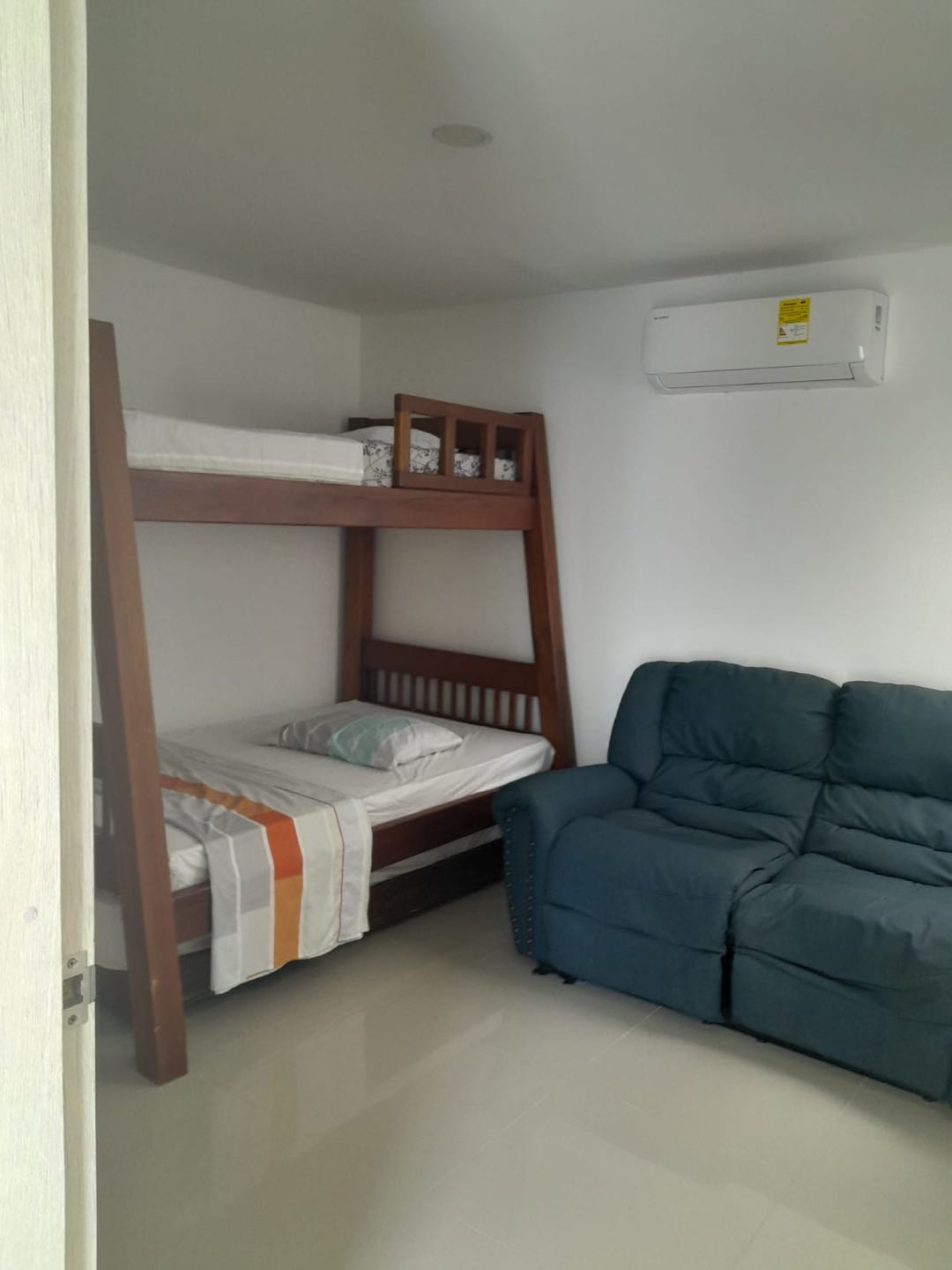 CASA AMOBLADA EN ARRIENDO EN CRESPO - CARTAGENA