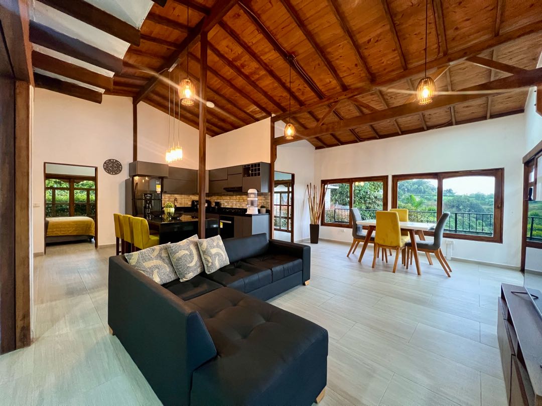 CASA CAMPESTRE VIA ARMENIA CON UNIDADES INDEPENDIENTES