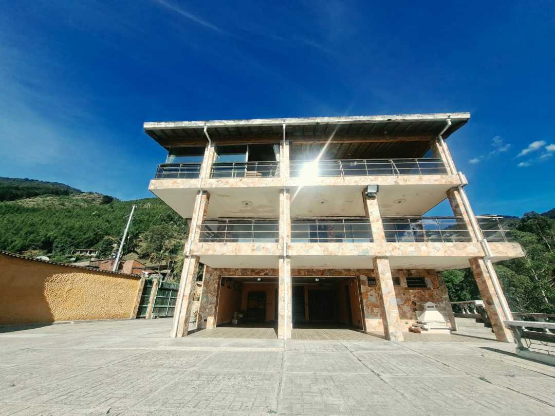 Casa campestre en las Palmas Poblado LP