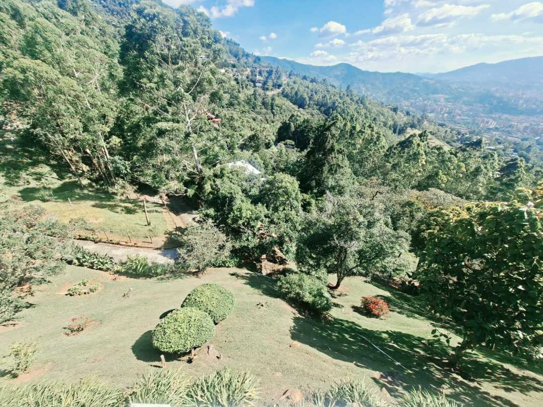 Casa campestre en las Palmas Poblado LP