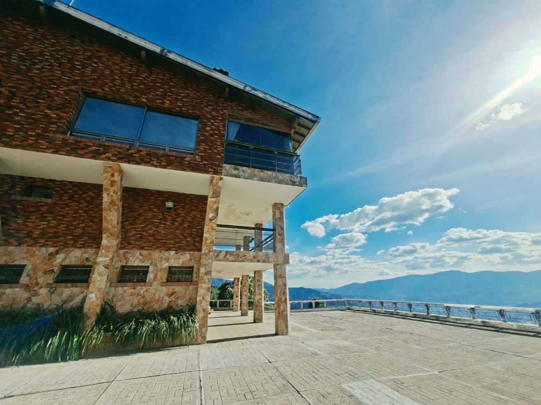 Casa campestre en las Palmas Poblado LP