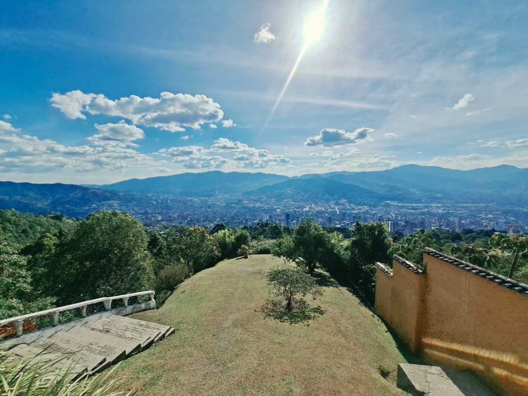Casa campestre en las Palmas Poblado LP