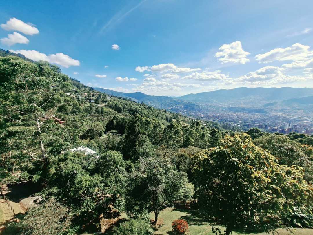 Casa campestre en las Palmas Poblado LP