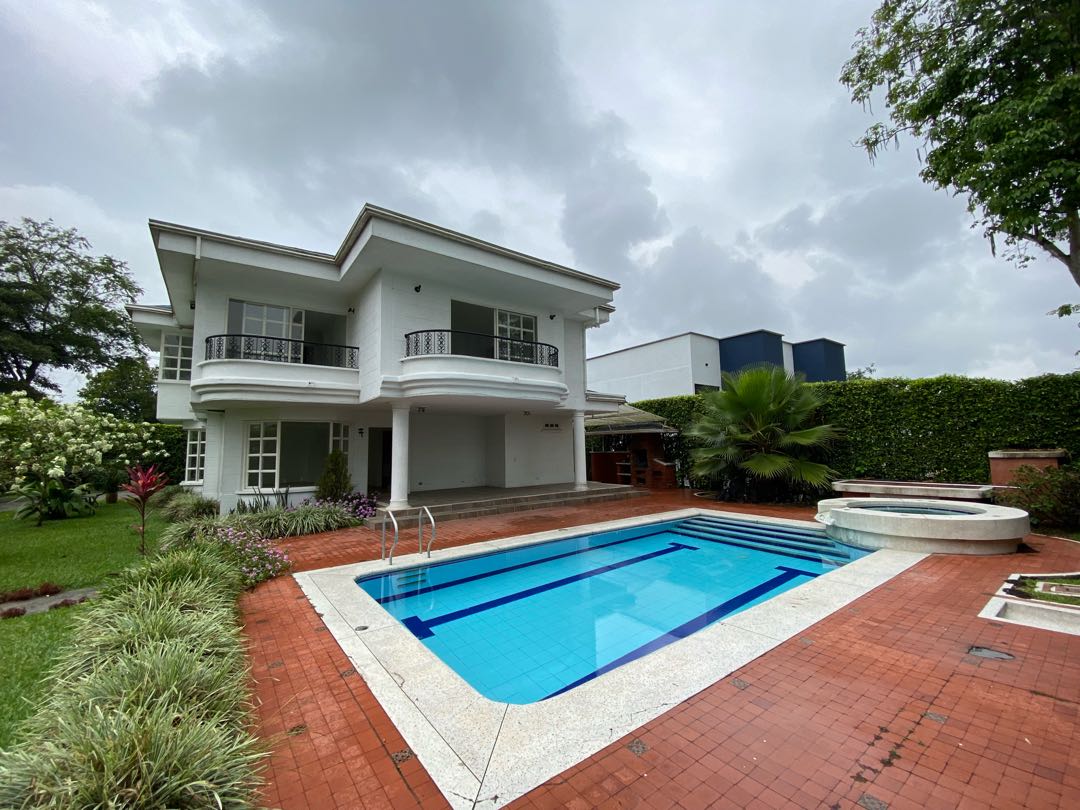 CASA CAMPESTRE EN VENTA, CONDOMINIO CERRADO VIA TEBAIDA