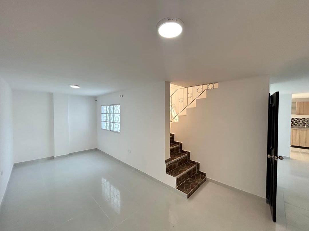 Casa duplex en arriendo - Chiquinquira - Barranquilla