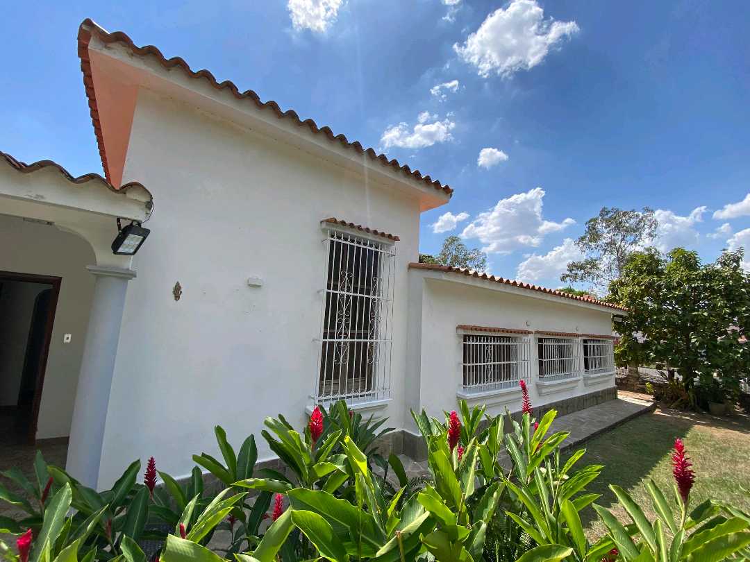 Casa en alquiler en Av. Principal de la Urb. Las Chimeneas HV-9784713 - Foto 2