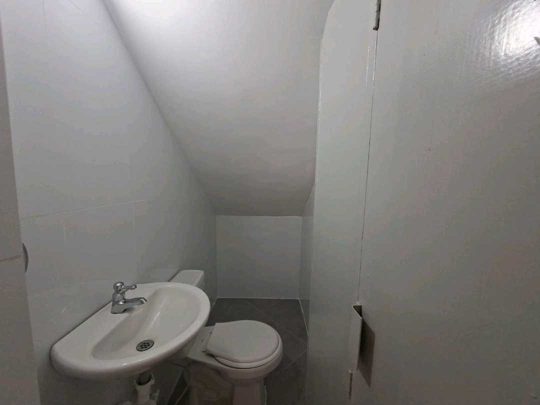 Casa en arriendo Envigado con garaje, cerca a Viva Envigado