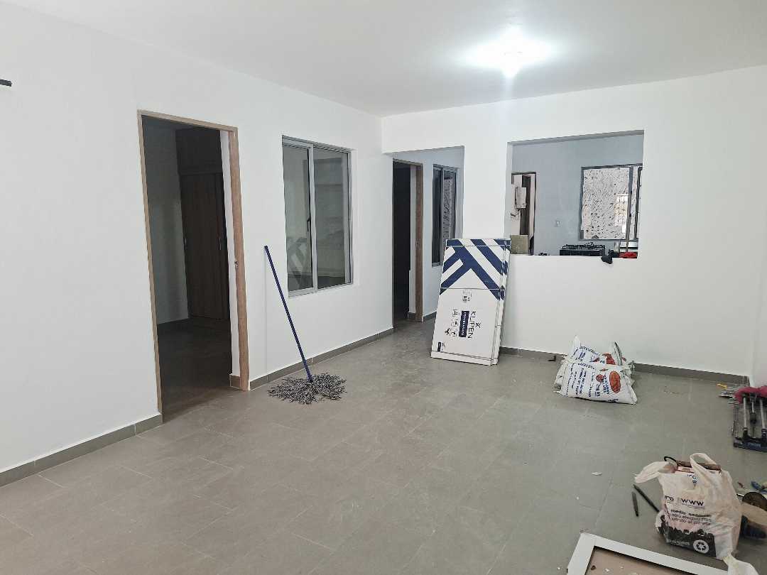 Casa en arriendo Envigado con garaje primer piso OQ