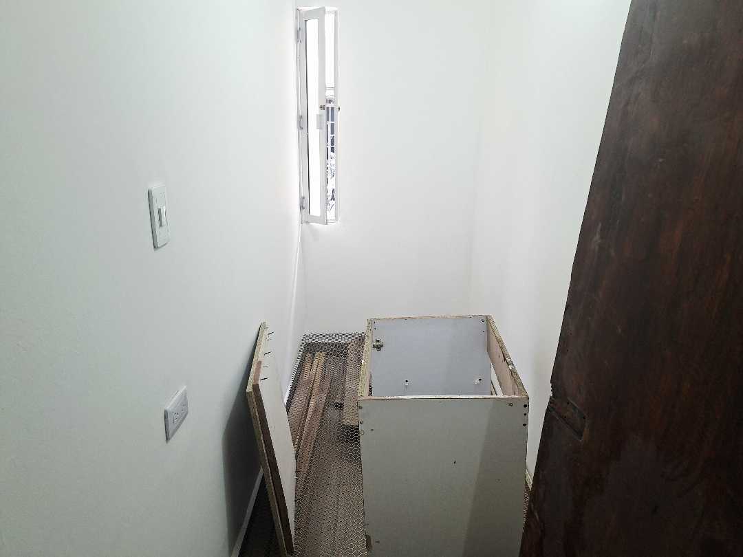 Casa en arriendo Envigado con garaje primer piso OQ