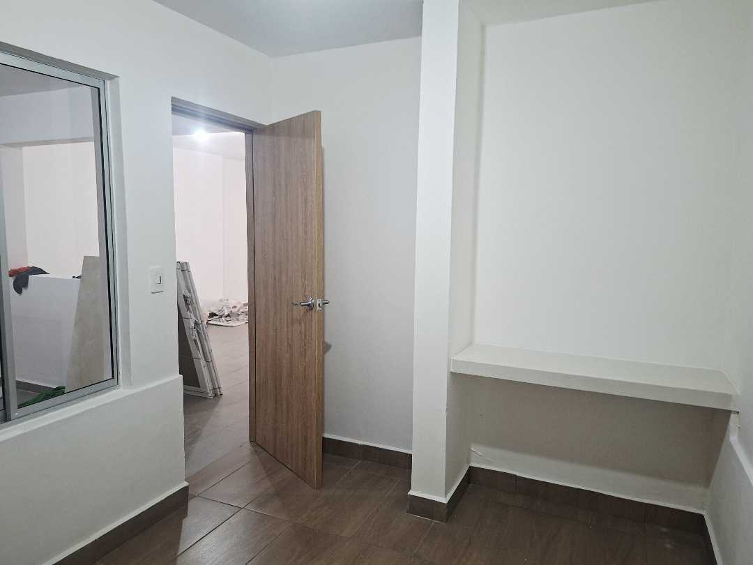 Casa en arriendo Envigado con garaje primer piso OQ