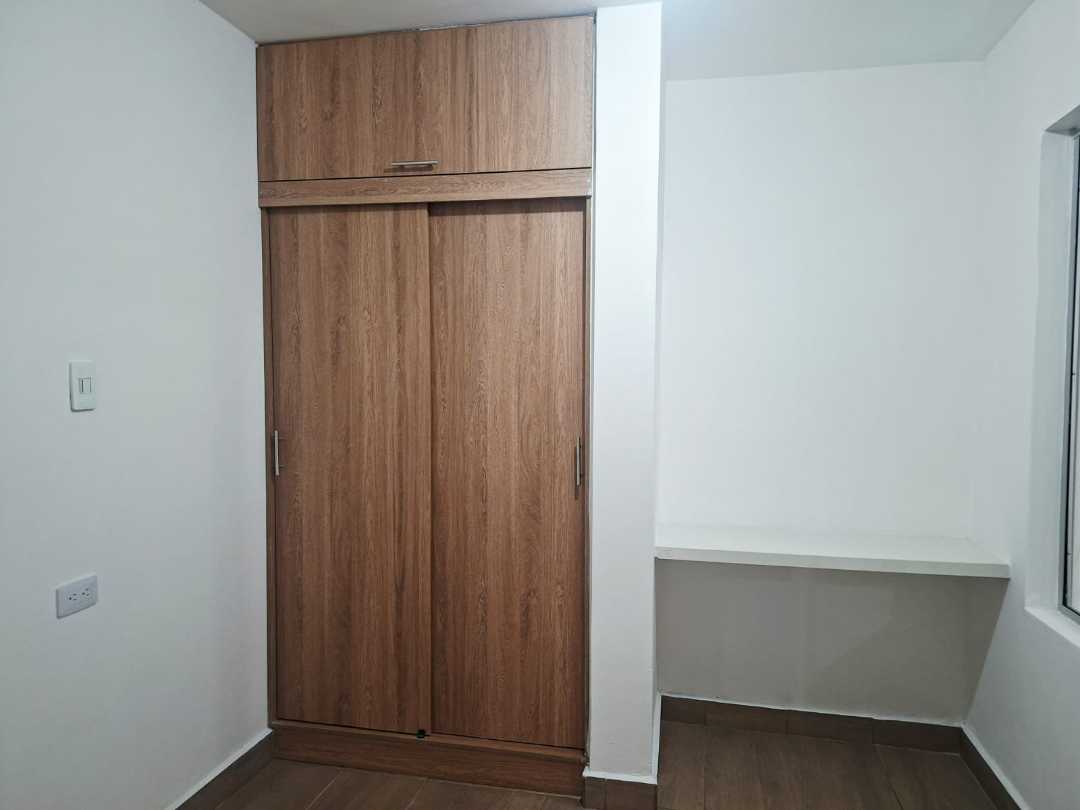 Casa en arriendo Envigado con garaje primer piso OQ