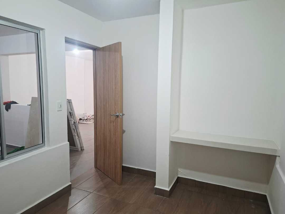 Casa en arriendo Envigado con garaje primer piso OQ