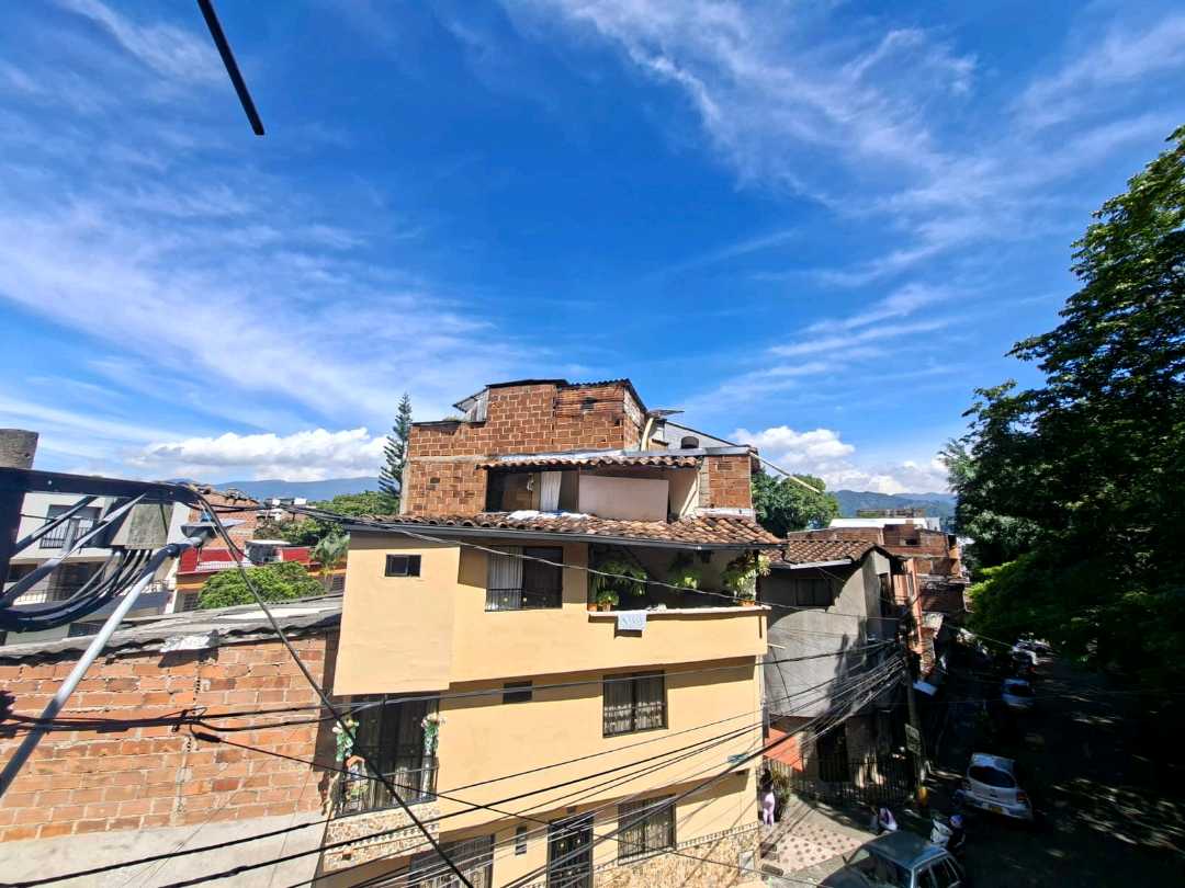 Casa en arriendo Envigado Las Flores Zona Plana