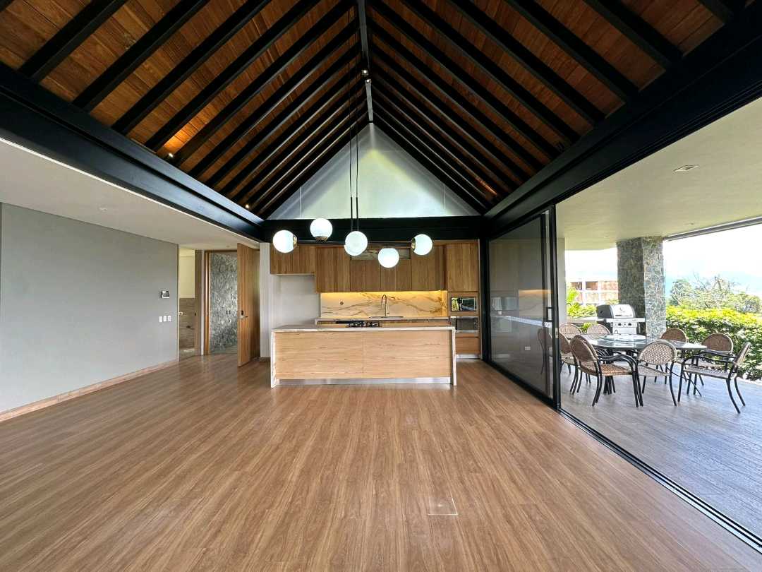 Casa en arriendo Envigado Portón de 4 casas LSR #3