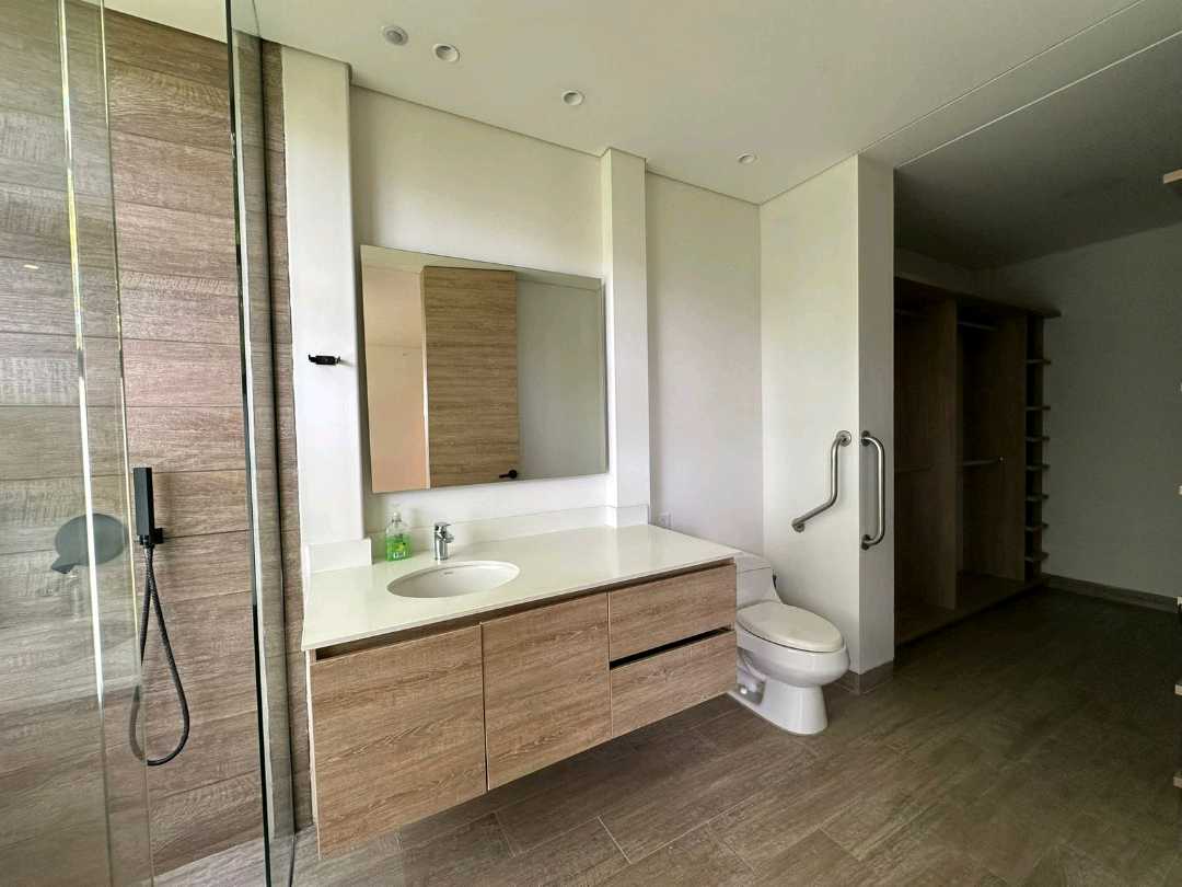 Casa en arriendo Envigado Portón de 4 casas LSR #3