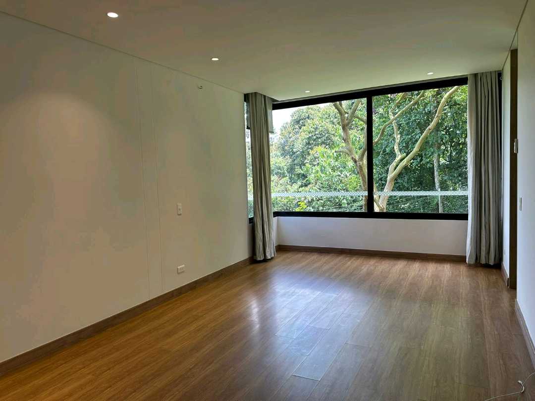Casa en arriendo Envigado Portón de 4 casas LSR #3