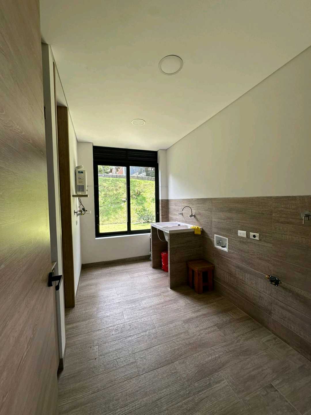 Casa en arriendo Envigado Portón de 4 casas LSR #3