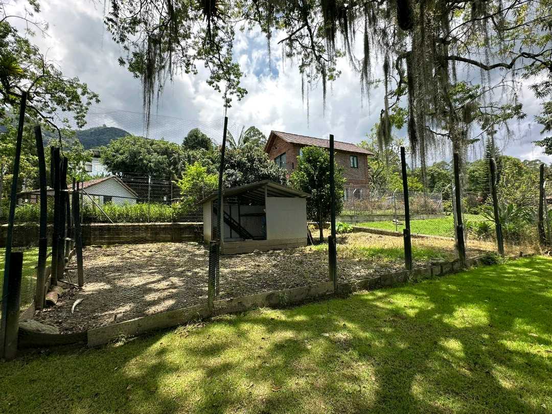 Casa en arriendo Envigado Portón de 4 casas LSR #3