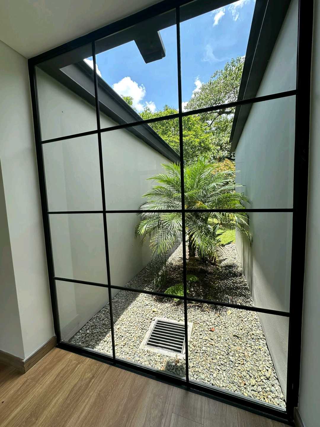 Casa en arriendo Envigado Portón de 4 casas LSR #3