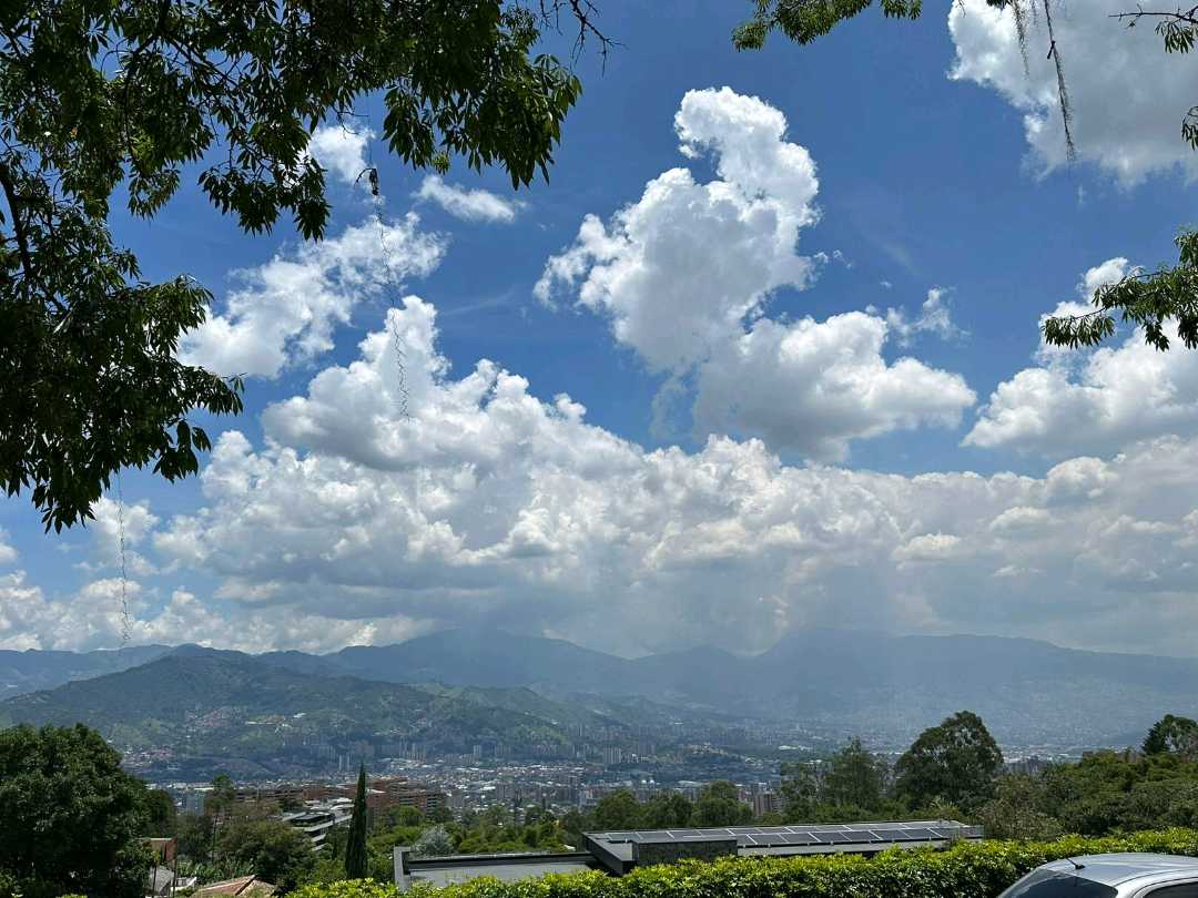 Casa en arriendo Envigado Portón de 4 casas LSR #3