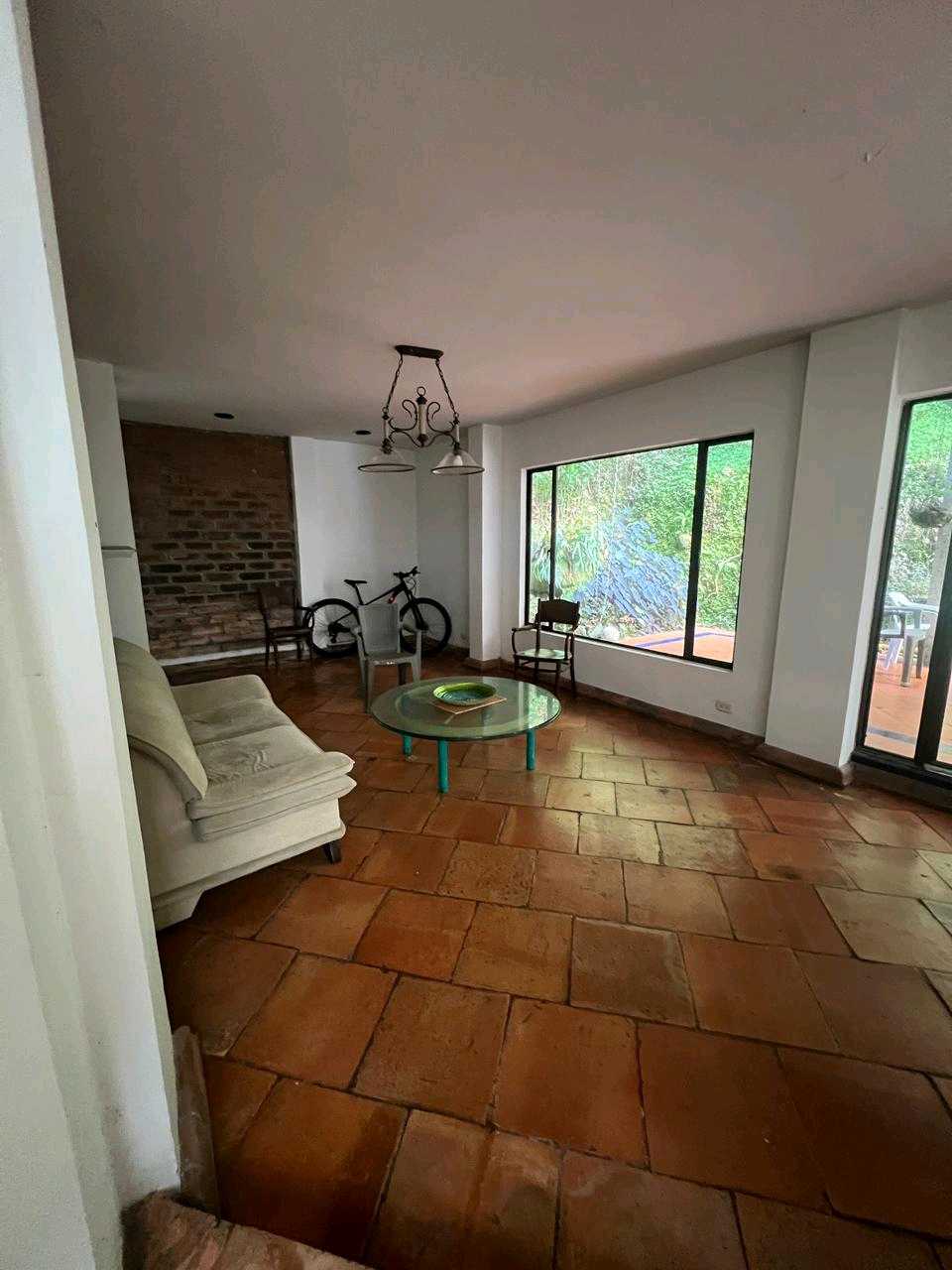 Casa en arriendo Escobero cerca al centro comercial Guadalcanal