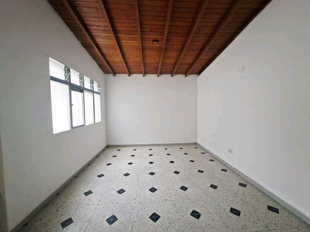 Casa en arriendo Laureles ideal para oficina, cerca al mall Laureles