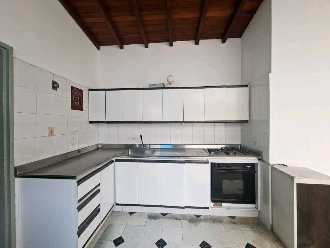 Casa en arriendo Laureles ideal para oficina, cerca al mall Laureles