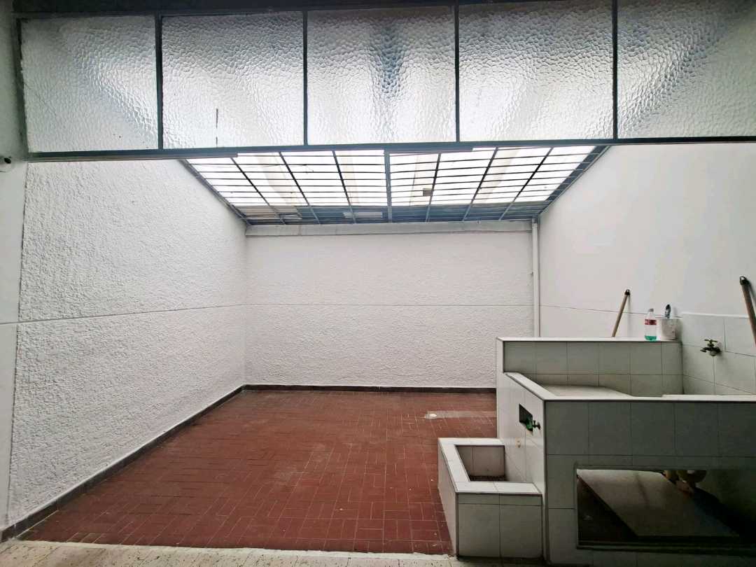 Casa en arriendo Laureles ideal para oficina, cerca al mall Laureles